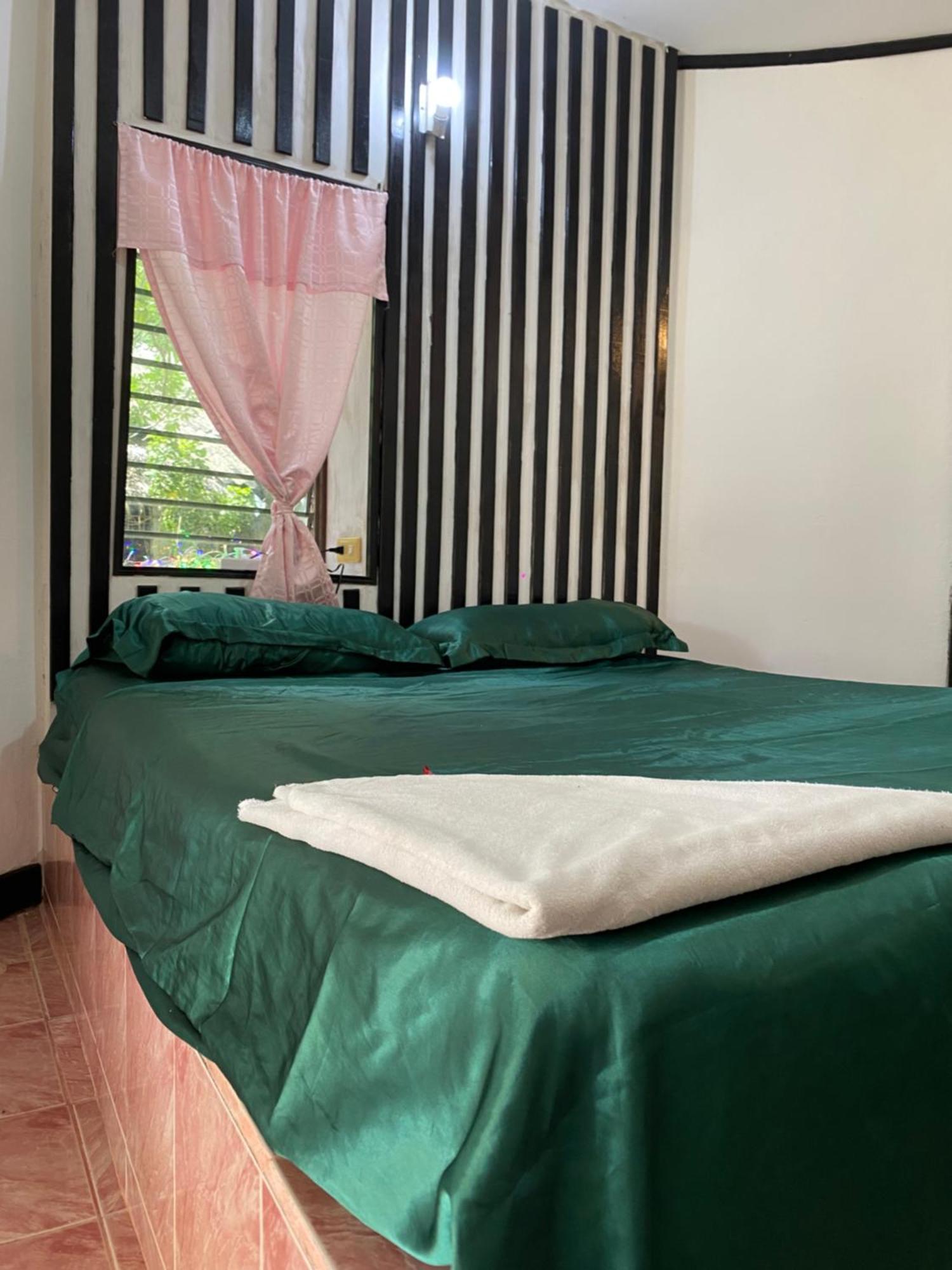 Ferienwohnung Hutofhappiness Thong Sala Exterior foto